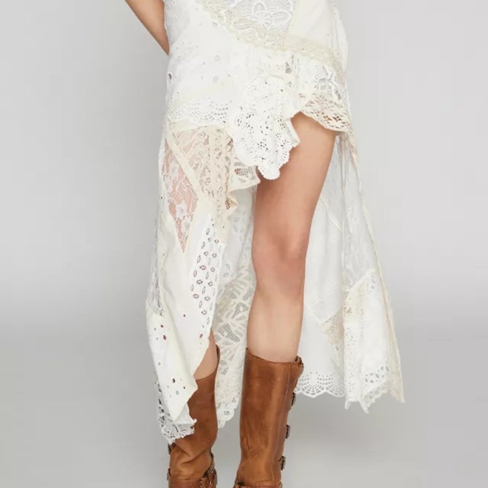 Kimchi Blue Asymmetrical Lace Skirt in Cream M NWT